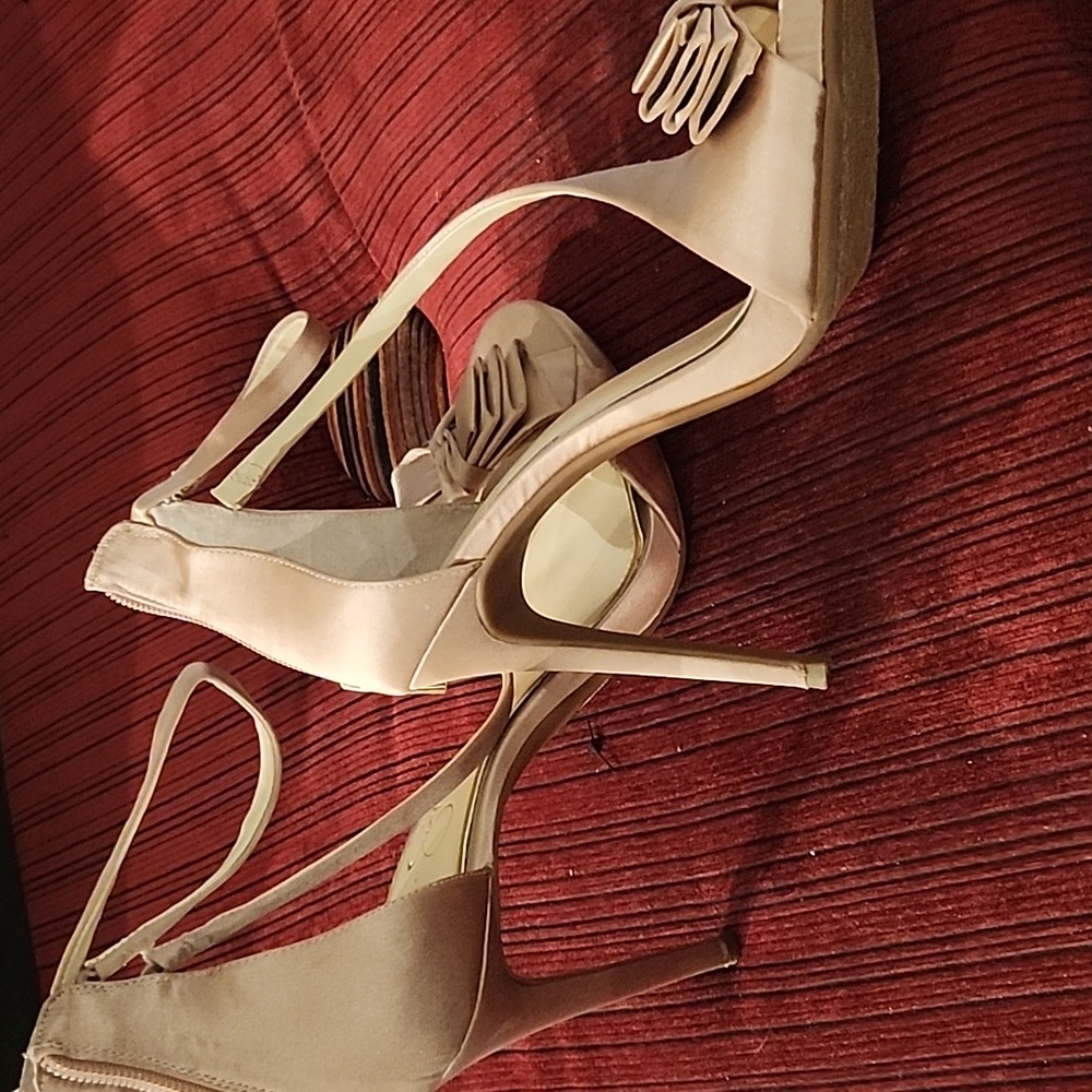 Shoes - Picture 4 of 5